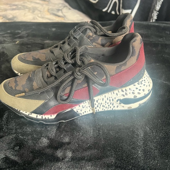 Steven Madden Fashion Sneakers - Picture 1 of 3